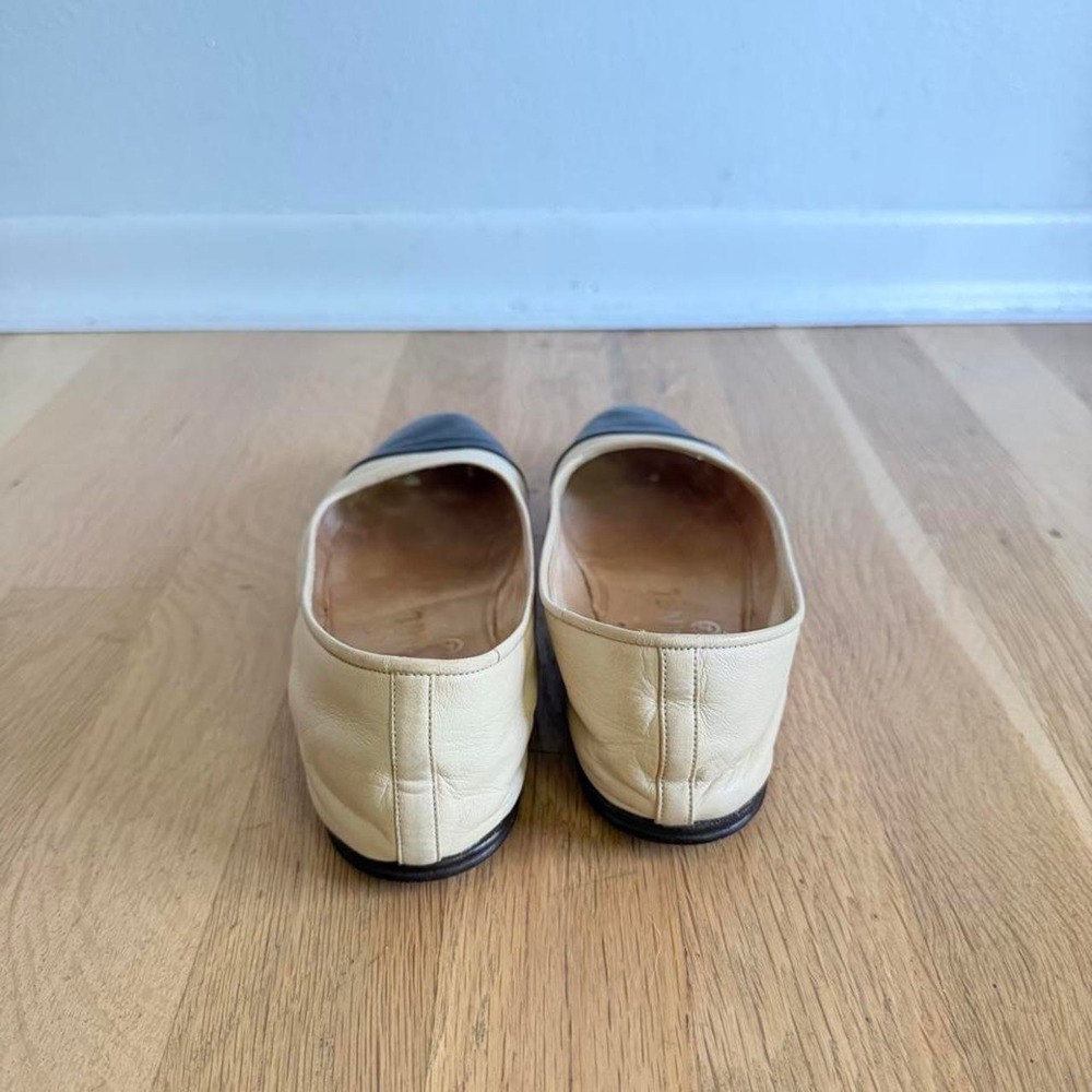 Chanel authentic black and beige leather ballet flats with black cap toe - Picture 6 of 8